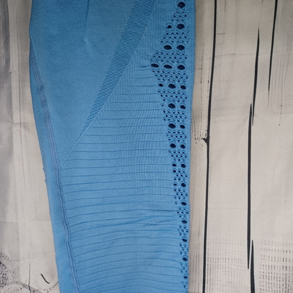 Gymshark Blue Leggings with Mesh Detail - Picture 5 of 15